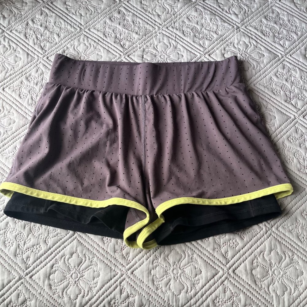 Fabletics Women's Stretch Lined Activewear Shorts Size L‎